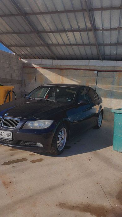 Продавам е90 320