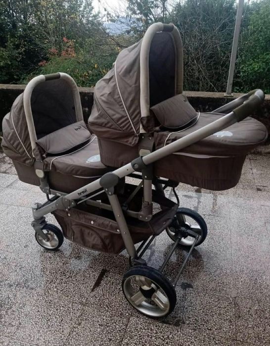 Количка за близнаци марка BREVI.