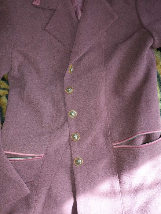 Костюм с юбкой.46р