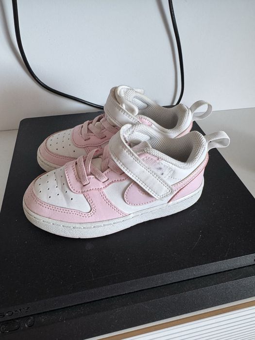 Adidasi NIKE fetite masura 26