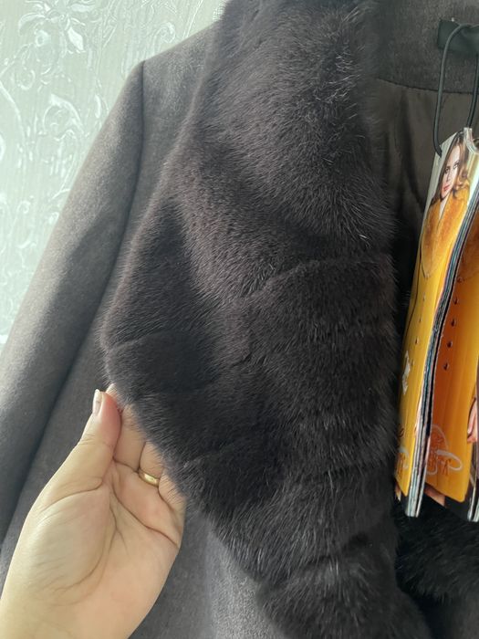 Пальто с норковым воротом