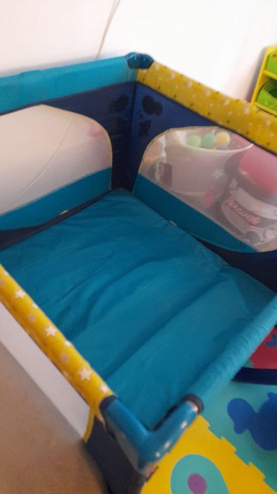 Țarc cu bile, și leagăn