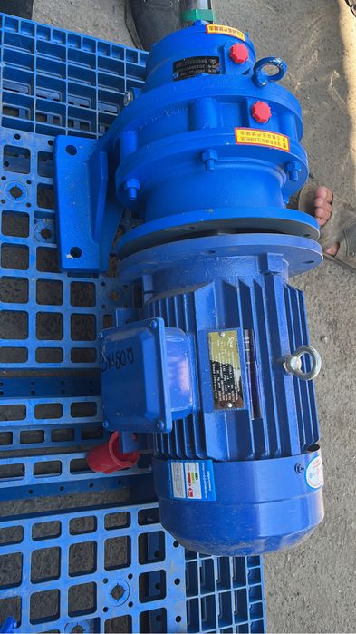 Мотор редуктор