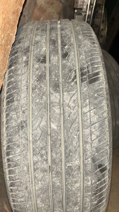 Продам комплект шин с оригинальными дисками!