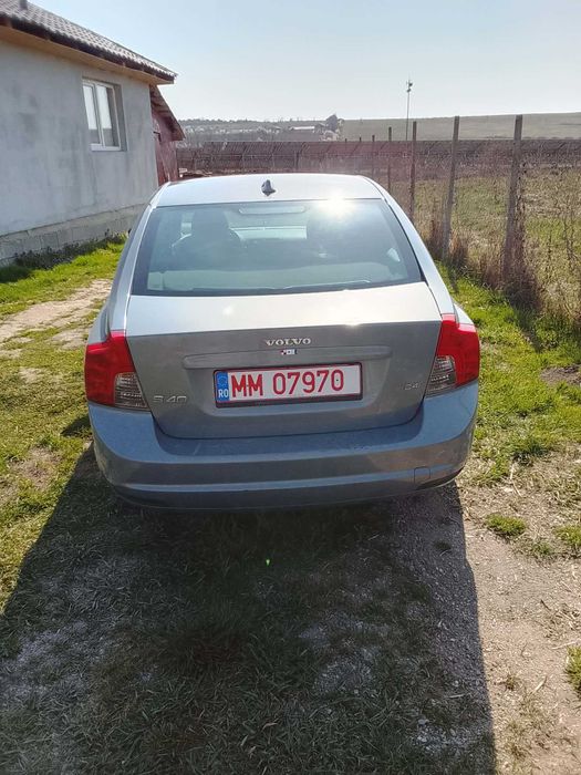 Volvo s40 2.4i.  Ca nou