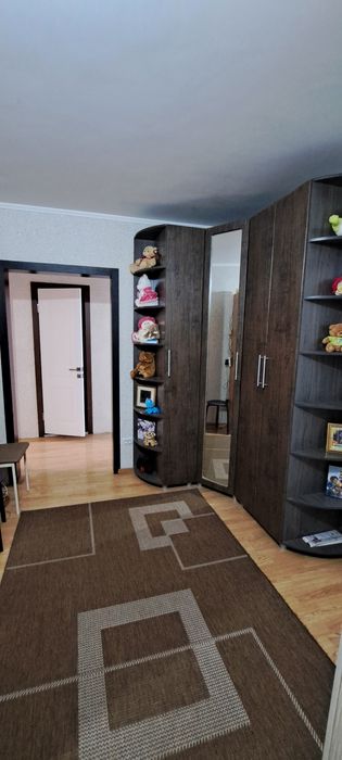 Продам квартиру 4 комнатную