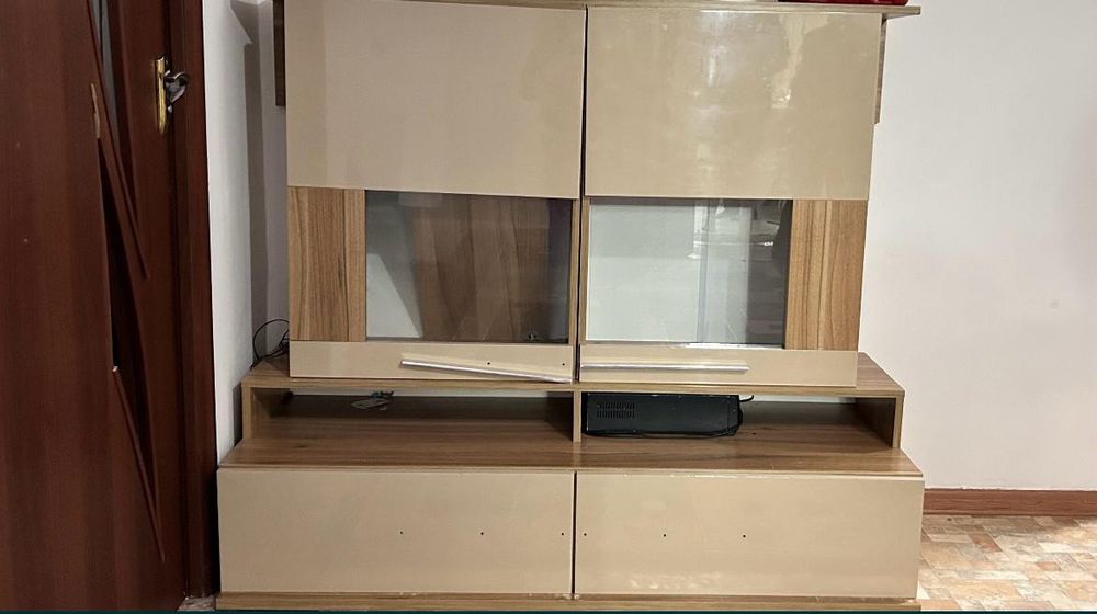 Продам горку для гостинной