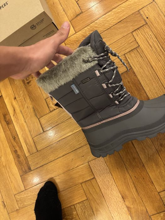 Дамски обувки.