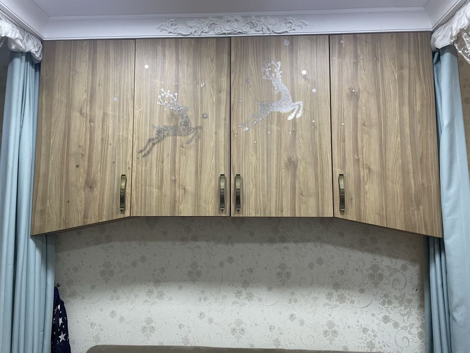 Подвесной шкаф б/у