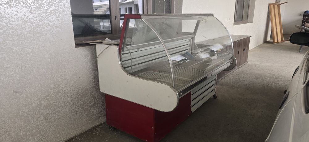 Vetrina yangi dek chotki ishlaydi