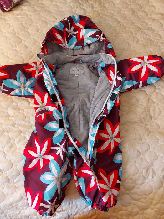Продам осенний комбинезон для девочки.