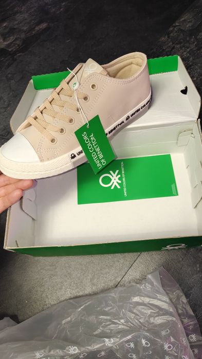 Adidași/Teniși Benetton