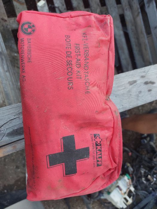 Аптечка Bmw e90 e87 120i 320i n46 n43 150кс 170кс