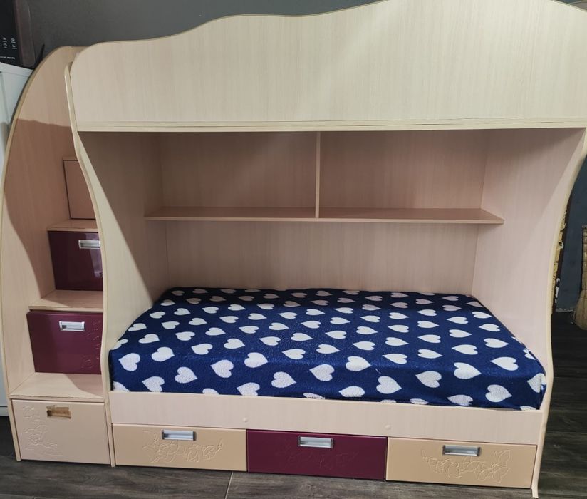 Кровать двухъярусная