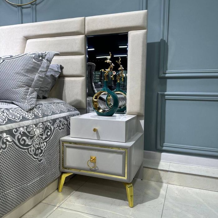 Шикарный мебель.