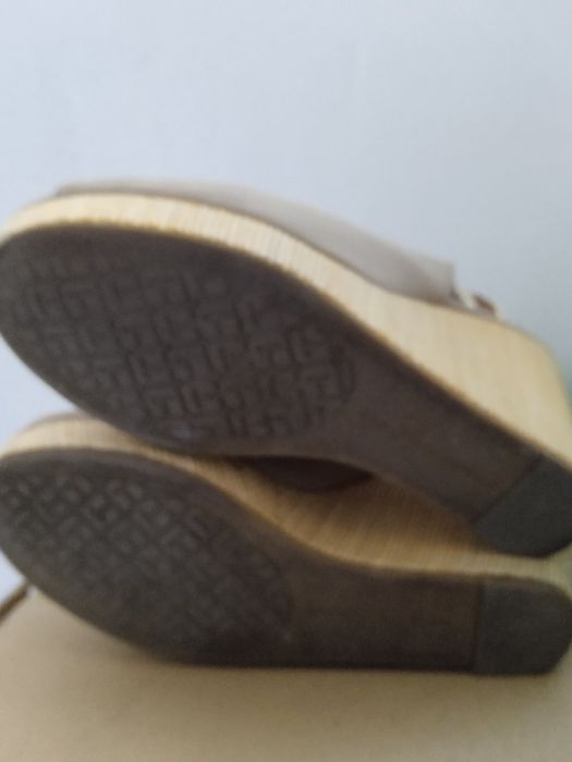 Сандали Tommy Hilfiger 39 номер