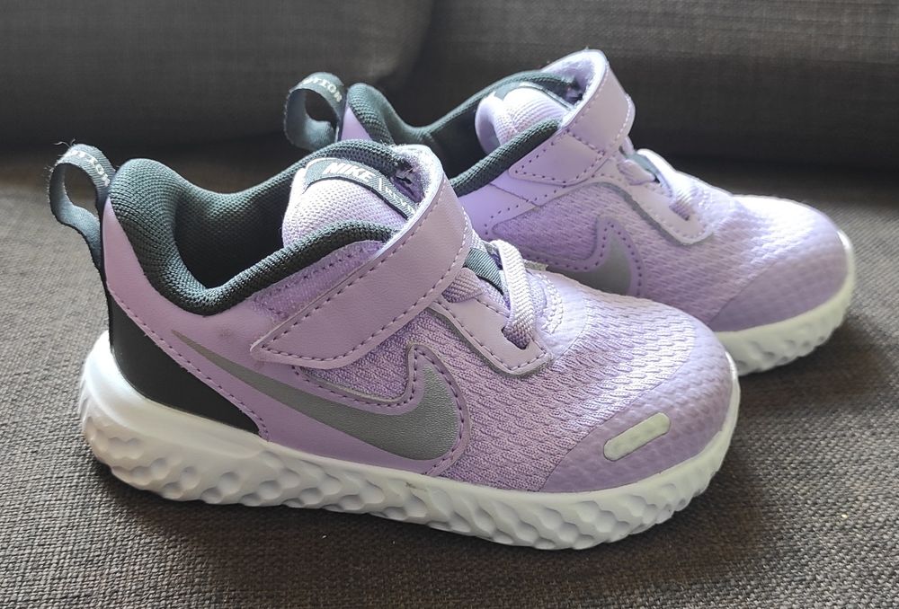 Детски и дамски еднакви маратонки Nike
