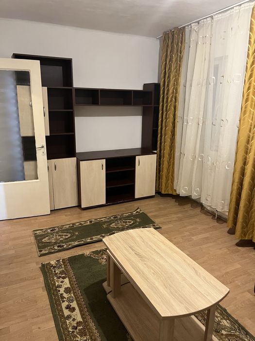 Garsoniera de inchiriat zona Uta