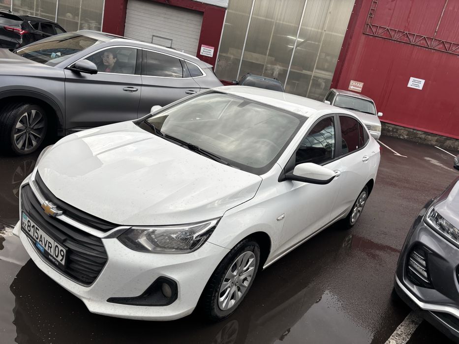 Chevrolet onix2023год