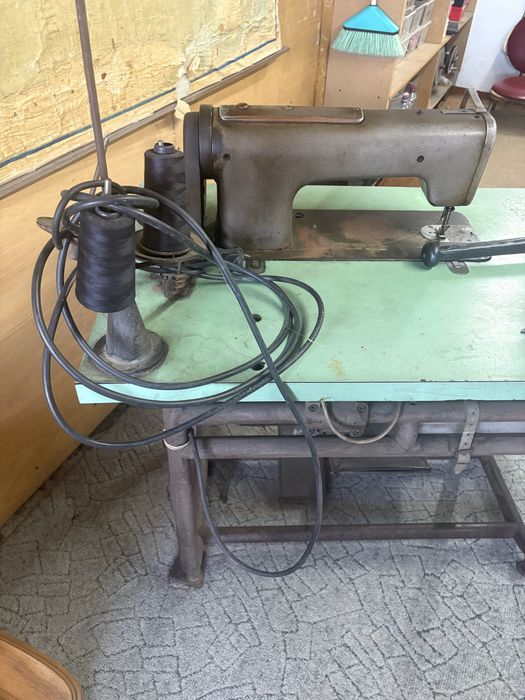 Masina de cusut electrica