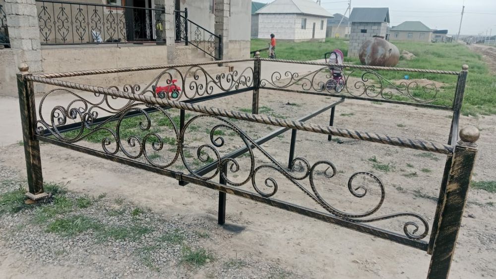 Тапчан с ковками размеры 3/4