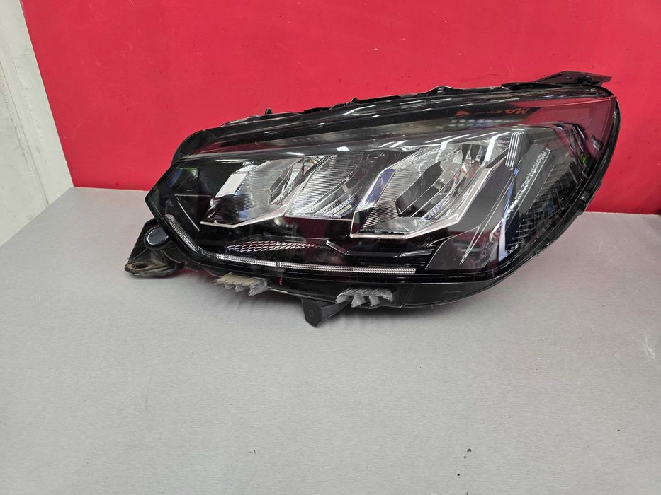 Оригинален  фар  Пежо 208  Peugeot 208  2008 full Led