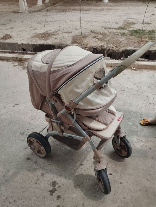 Коляска сотилади.