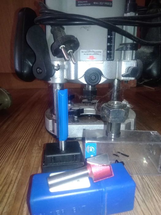 Фрезер. Интерскол