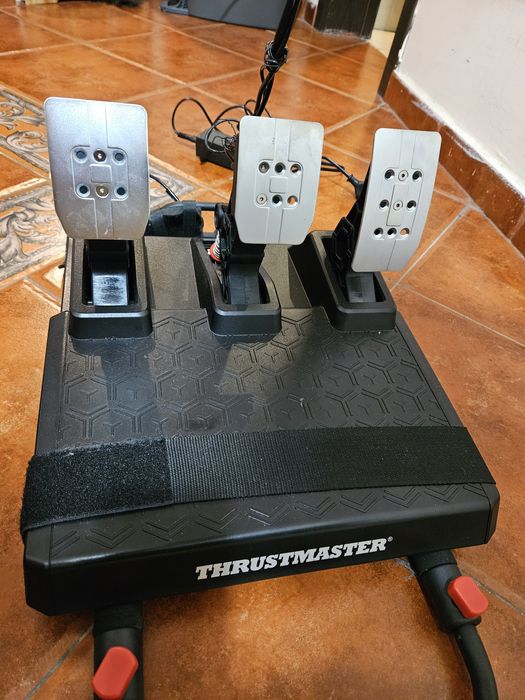 Волан Thrustmaster T248 + Стол Playseat Challenge