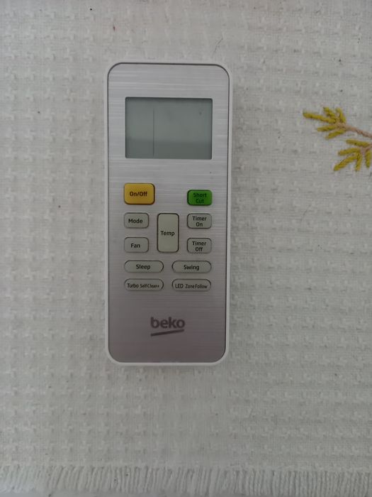 Vand clima Beko defecta pentru piese