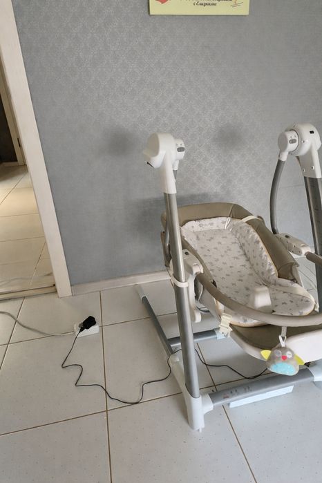 Продам стул для кормления 3&1