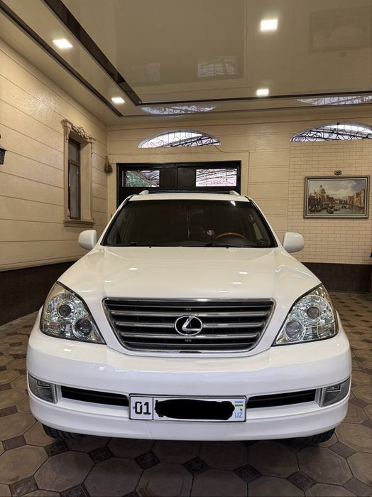 Lexus - GX 470.  V8