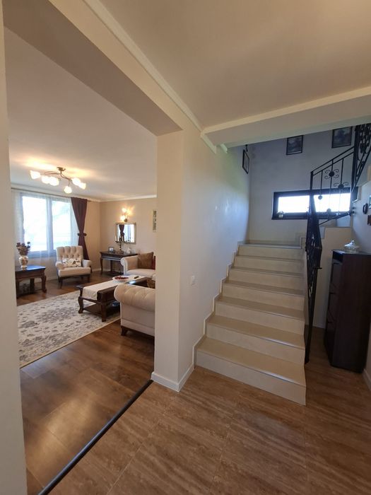 Proprietar, vând vilă în zona Ford - Hamat - Ionumi