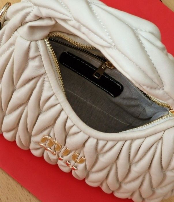 Geanta damă,new collection,culoare nude,curea detasabila, saculet