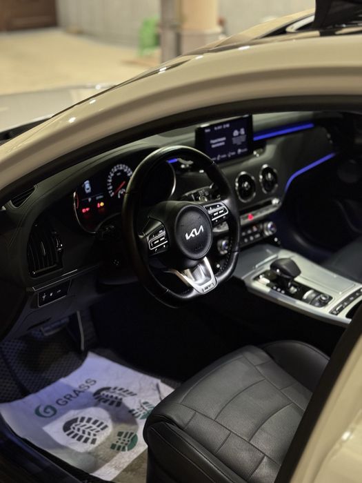 Kia stinger 2022 AWD