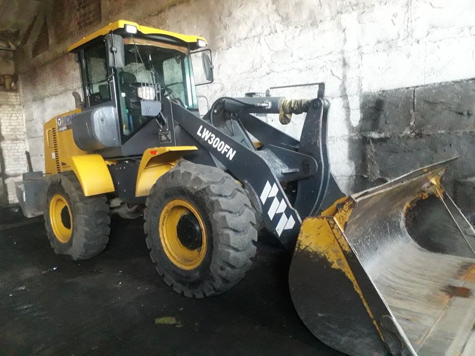 Продам фронтальный Погрузчик