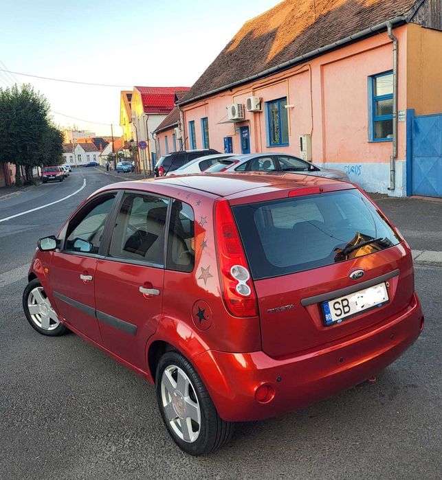 Ocazie 98000 km ford fiesta facelift 1.4 75 cp  consum 4% factura si garantie
