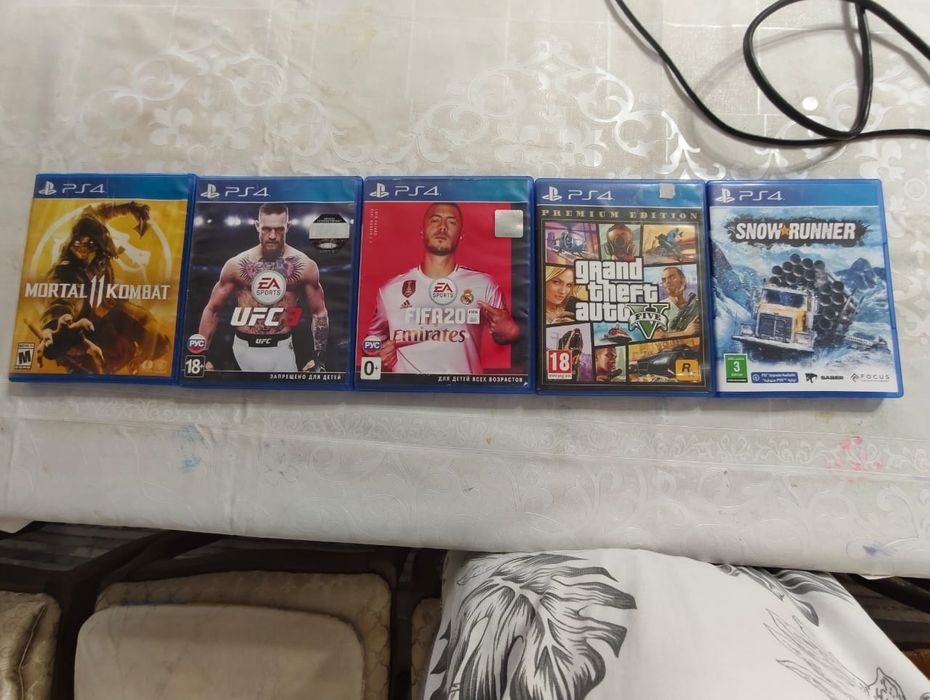 Продам PlayStation4