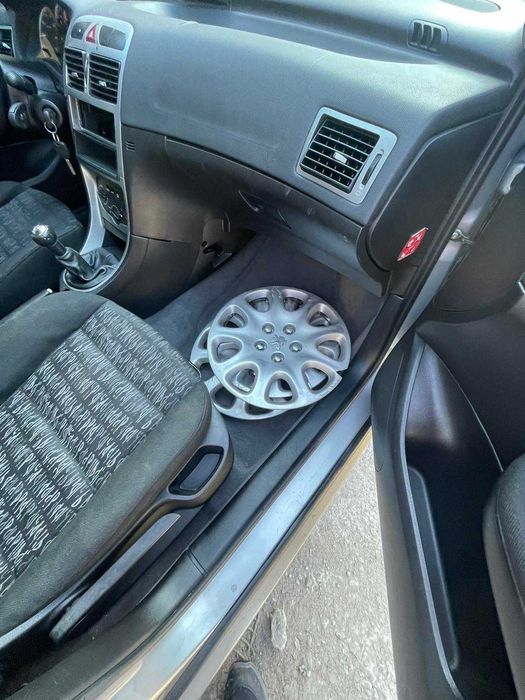 Пежо 307 на части Peugeot 307 (01-08)г 1.6i 109к.с ръчка 6 скорости