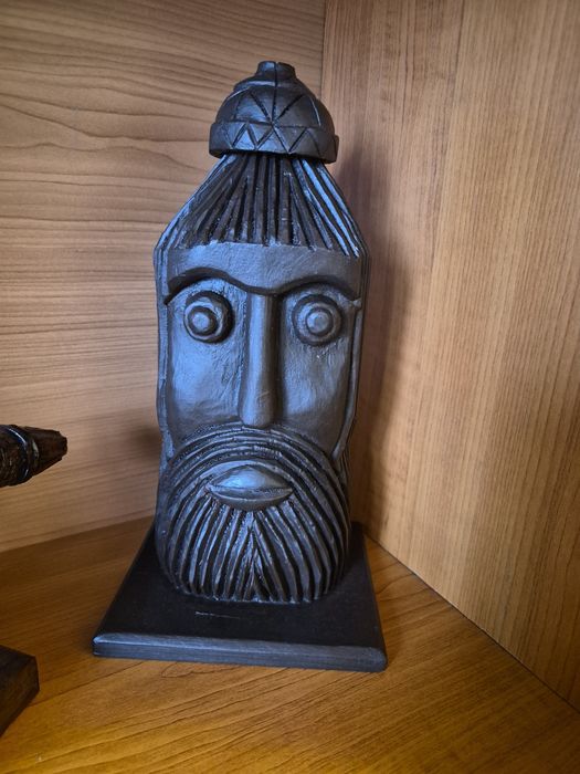 Sculpturi lemn manual