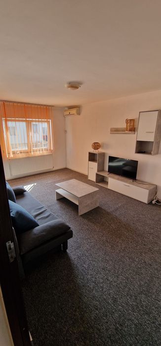 Se oferă apartament de închiriat
