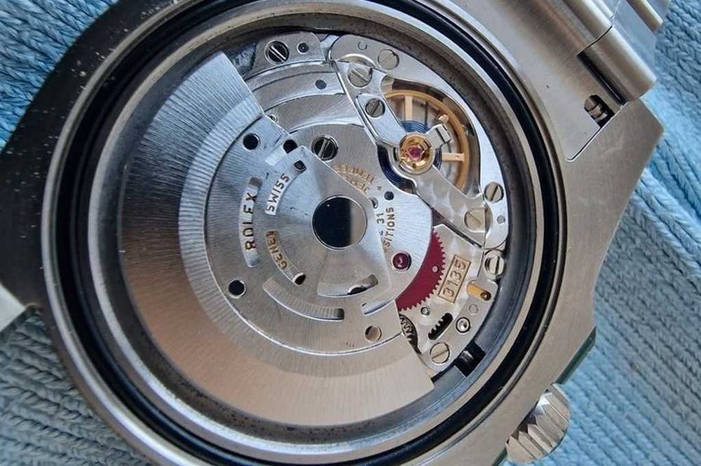 Rolex Submariner Date HULK 40mm Ceramic Green Dial - 116610LV