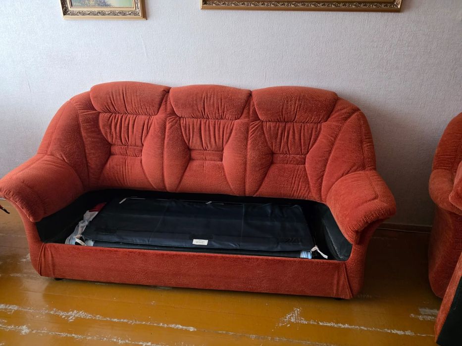 Продам диваны,тумбы