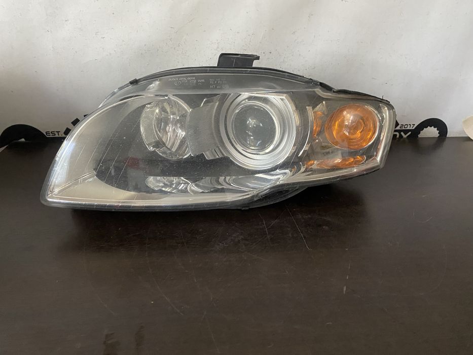 Far stanga bixenon Audi A4 B7