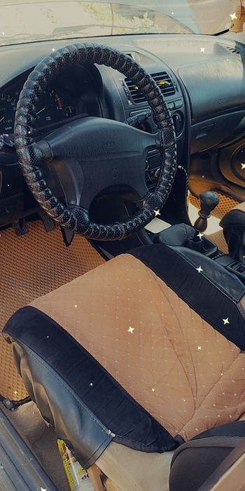 Метсубиси каризма