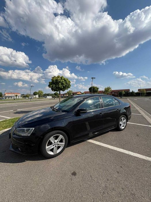 VW Jetta 2011 1.6 TDI 105CP Piele