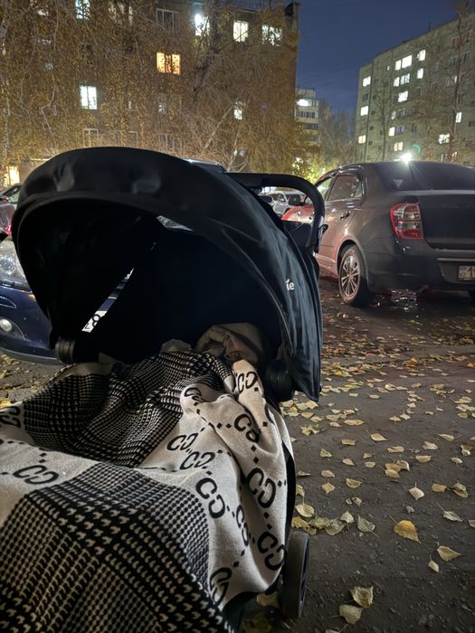 Продам прогулочную коляску