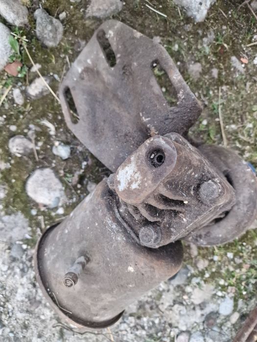 Авточасти за камион Зил и Газ 66