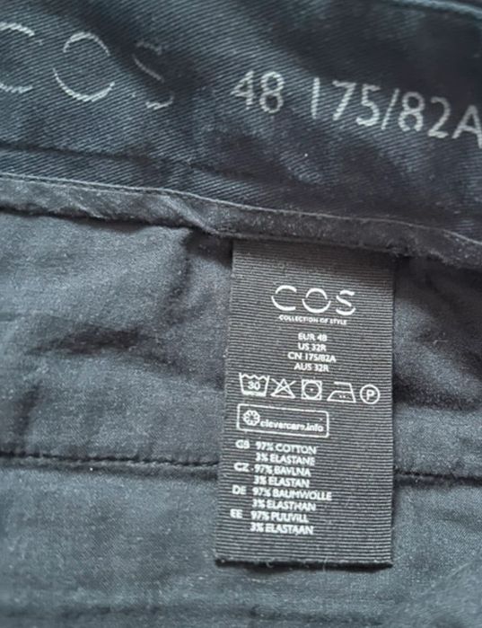 Vând pantaloni COS bărbați, M 90 lei
