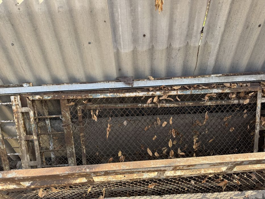 Железные варота, уголки